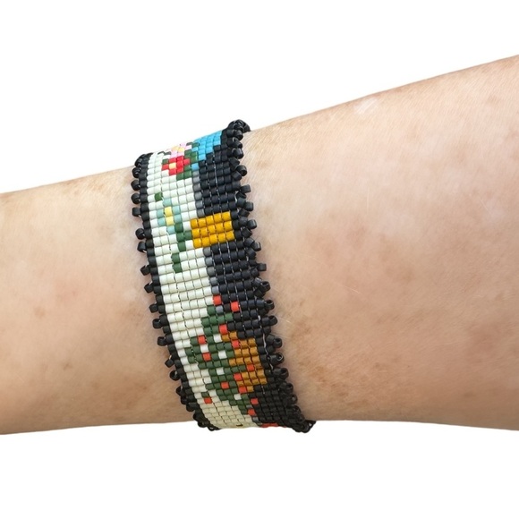 Handmade handcrafted potted flowers on black beaded loomed bracelet adjustable - Picture 5 of 10